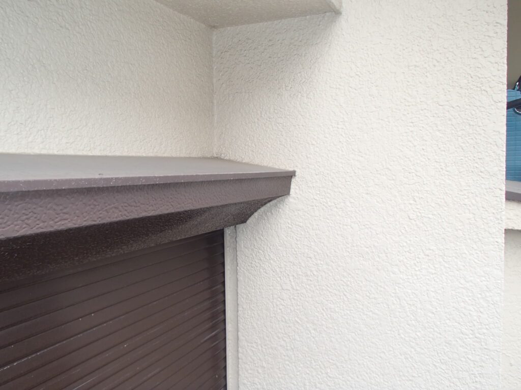 右のブラケットとケース