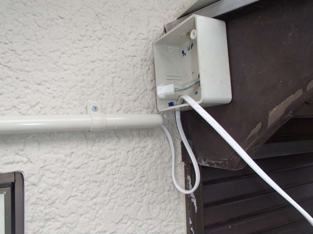 左側面から配線出し